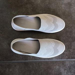 Women’s Refresh Slip-On Sneakers, Size 10